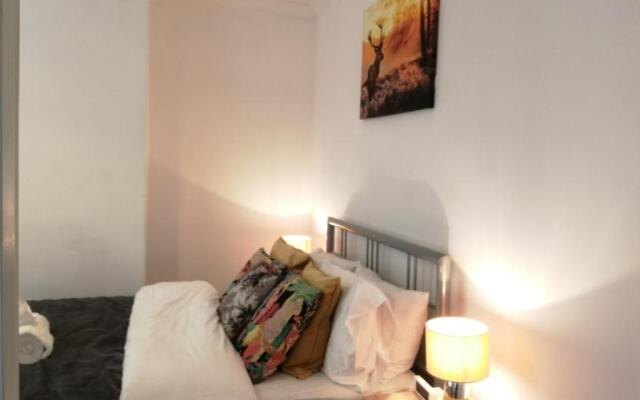 Central Stratford Cozy Double Room