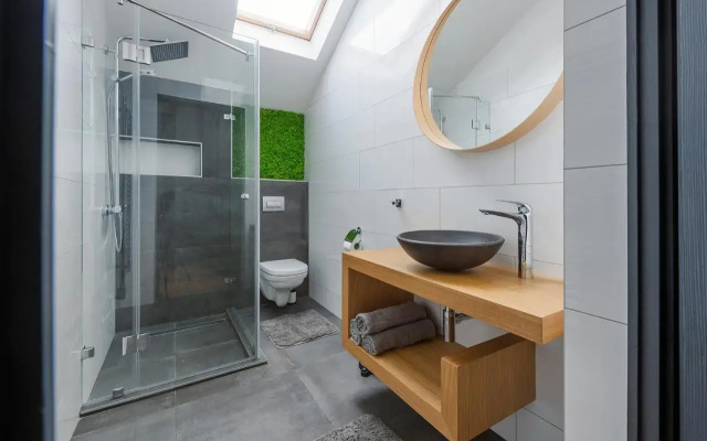 High End Suite Klauzal with AC