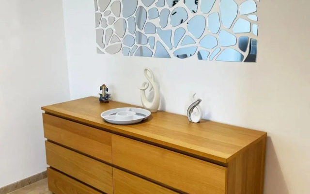 Apartamento en sol, Ador