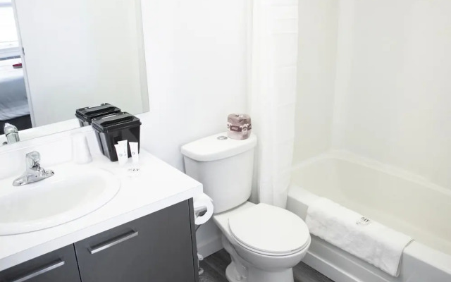 Bowmanville Marina Inn & Suites