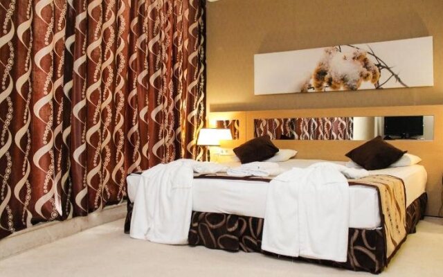 Alau Hotel