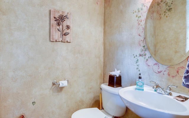 Aspen Ridge 3 Bedroom Home by RedAwning