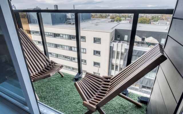 DarkLuxury rooftop pool private-parking