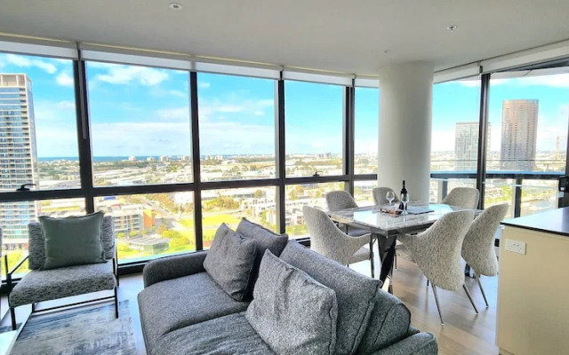 Wyndel Apartments Riverside on Collins