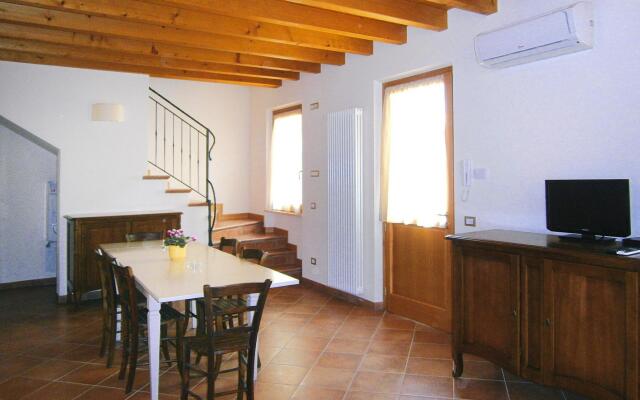 Apartment in Lazise with communal pool