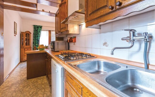 Stunning Home in Pula With Wifi and 5 Bedrooms