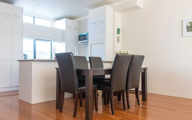 Stylish 2 Bedroom Townhouse in Heart of Ponsonby