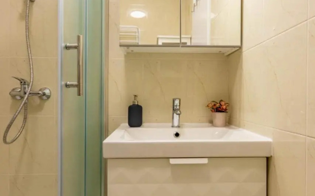 Hendrix Bridge Apartment 2