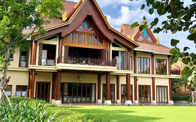 Sanya Ocean Sonic Banling Hotspring Resort