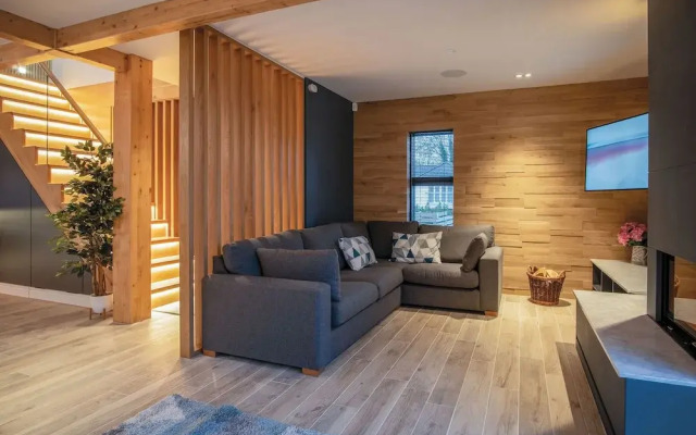 Ty Cyfoes - Luxurious 4 Bedroom - St. Florence