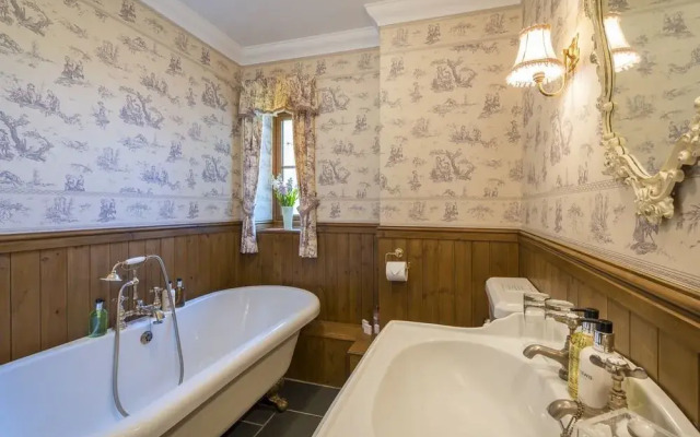 Copps Castle B&B