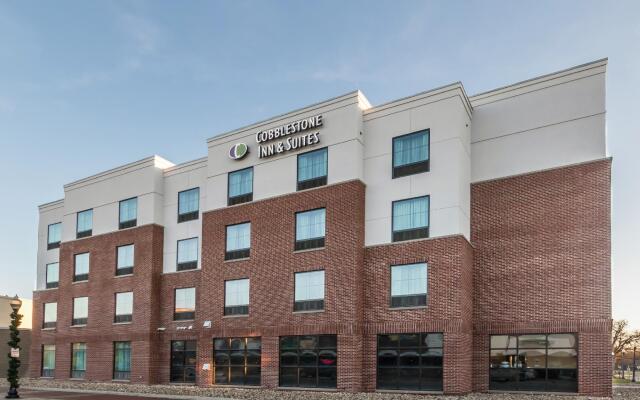 Cobblestone Inn & Suites - Waverly