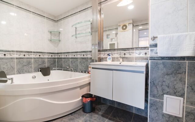 Nicopole Apartment