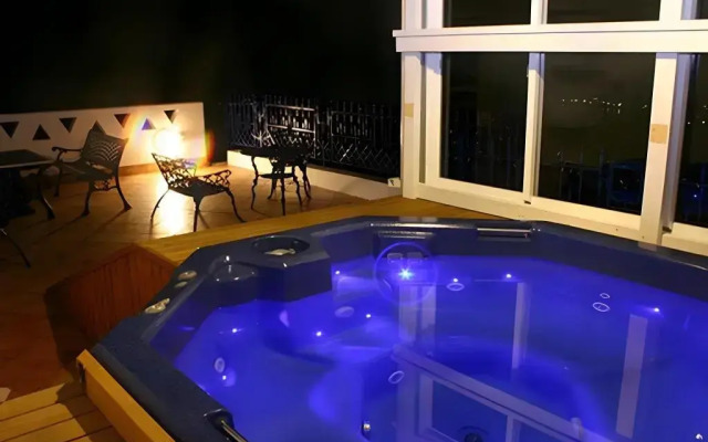 Arabian Art Hotel and Gallery