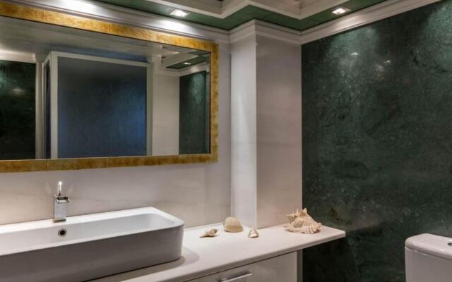 165 sm Penthouse Maisonette Apartment