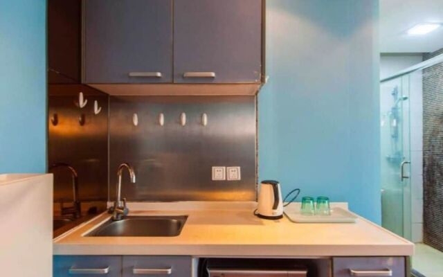 Big Hero Apartment Hotel (Shenzhen Futian Port)