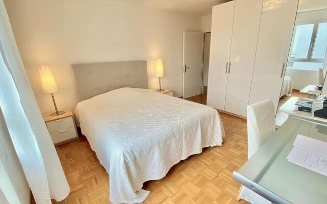 Close to the lake and very spacious 3 bedroom