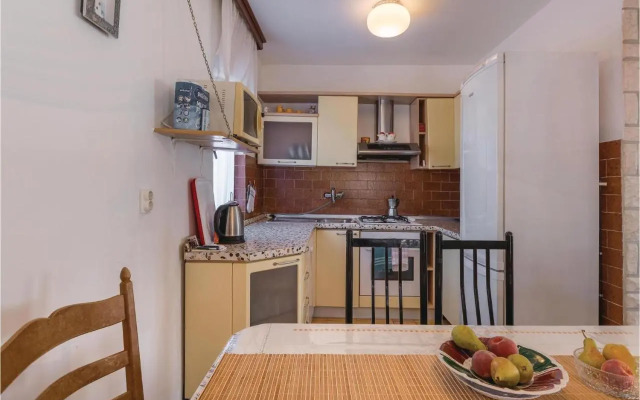 Two-Bedroom Apartment in Pula