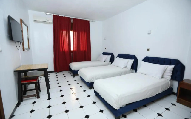 Raiss Hotel