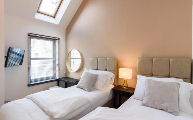 City Retreat, 2 Bed House with Cloudstream Hot Tub