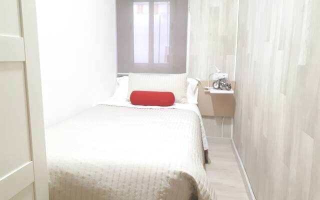 Maria House-The Style Airport Barcelona