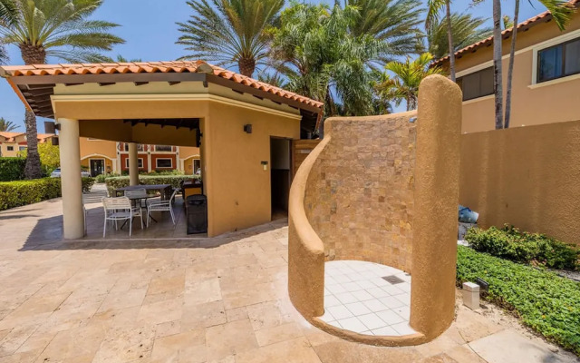 Upscale Gated Community Oasis Close to the Beach