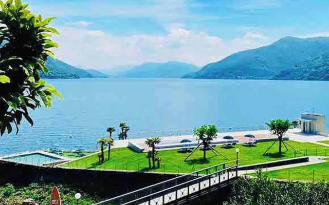 Sunny Modern Apartment Lake View Relax