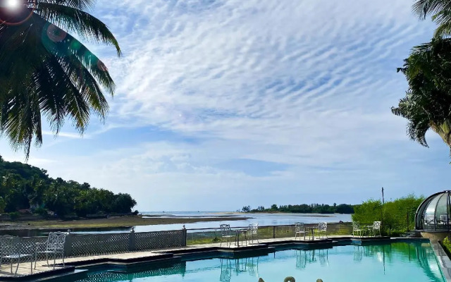 Mayfair Hideaway Spa Resort
