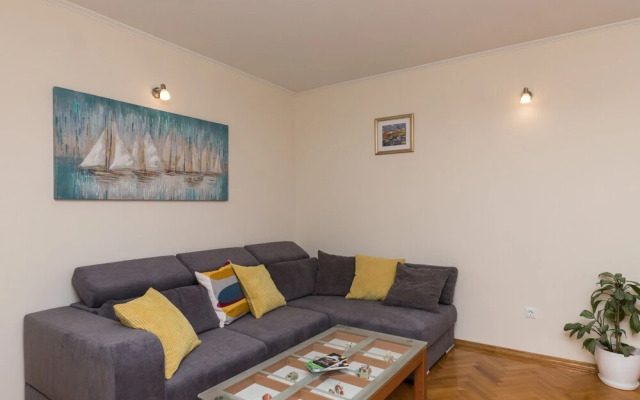 Apartment Mart