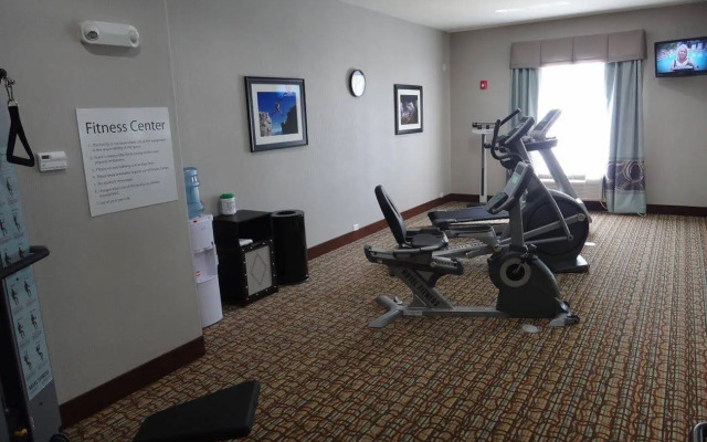 Holiday Inn Express & Suites Cleveland