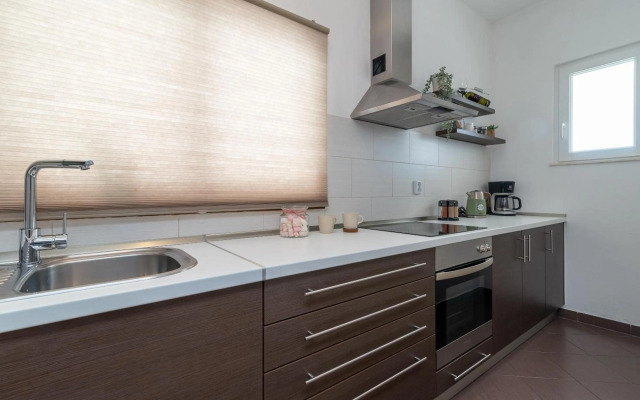 Apartment Radić-perfect location for summer activities