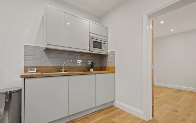 Three Bed Spacious Apartment in Dalston