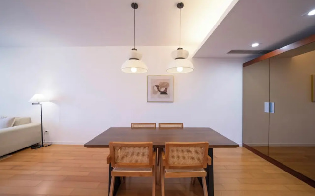 Tyms Elegant 2BR 1BA Apt Walk to Malls