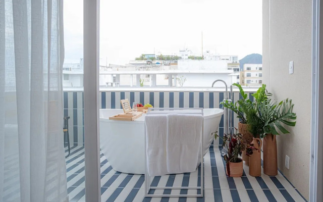 Sea View and Balcony With Bathtub PJ Premium