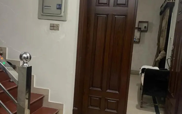 Warraich Villa gt Raod Gujrat Entire