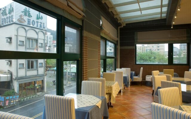 Muen Hot Spring Hotel