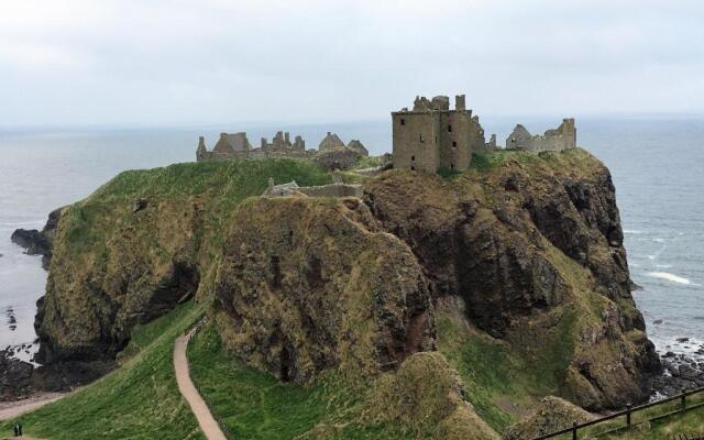 Dunnottar Woods House
