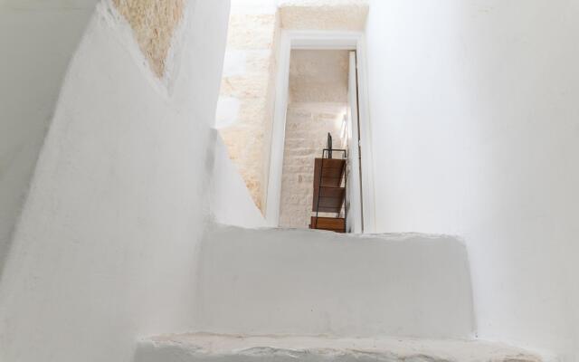 Olivia in Wonderland by Wonderful Italy