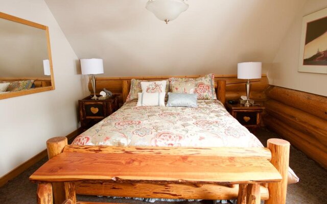 Kicking Horse Canyon B&B