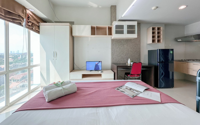 Classic And Compact Studio At The Square Surabaya Apartment