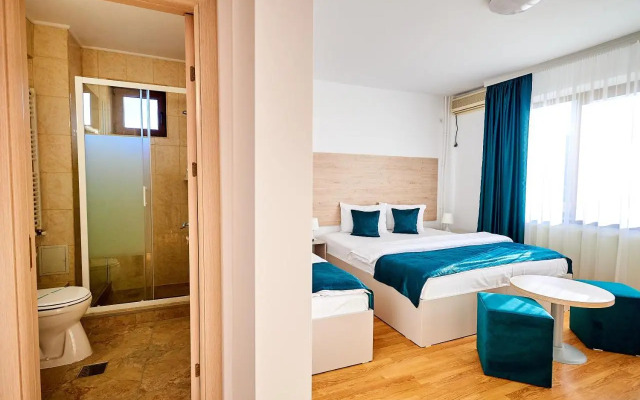 Hotel Roxy & Maryo