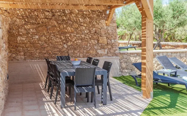 Villa Oliva 4 Bedroom Villa
