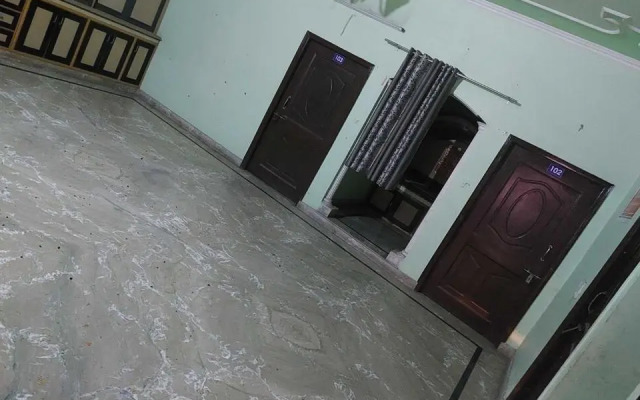 OYO 88404 Golden Oyo Guest House