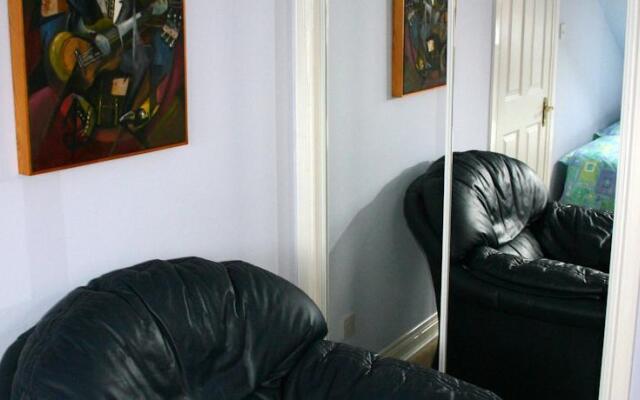 3mac - Dunfermline Self-Catering Apartment