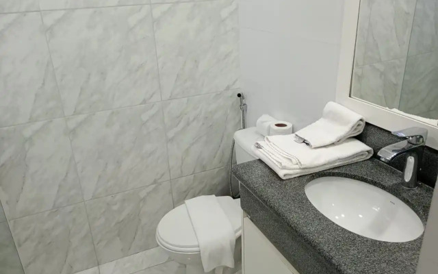 Carillon Plaza Hotel