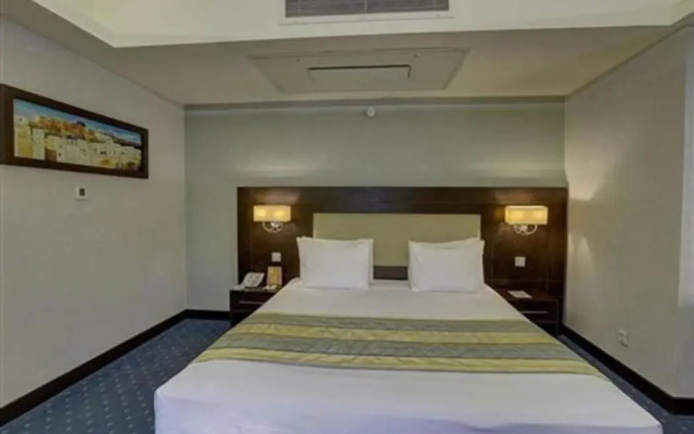 Parsian Evin Hotel