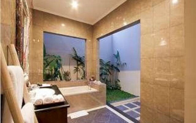 Madhya Villa