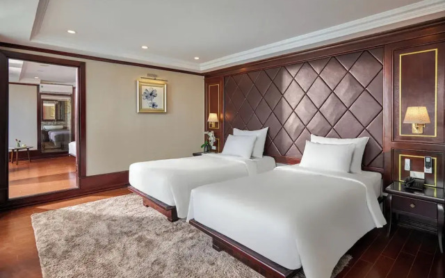 Verdure Lotus Classic Cruise on Lan Ha Bay
