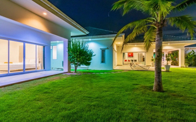 Hua Hin Pool Villa with 4 Bedrooms L50