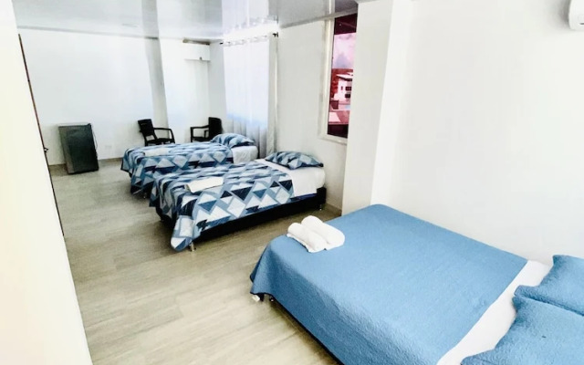 Blue Island Hotel